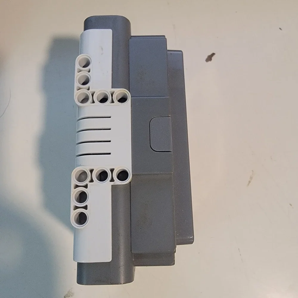 Lego Mindstorms NXT Intelligent Brick With Battery Pack No Charger Bin 12